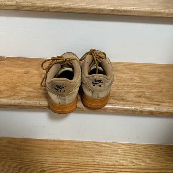 USED WHEAT AIR FORCE 1s - Picture 3 of 4